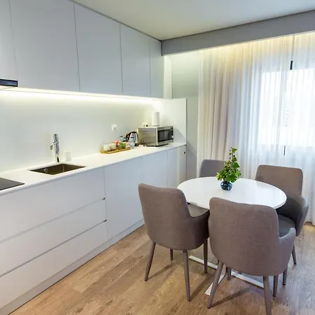 Ilha & Ponta Delgada