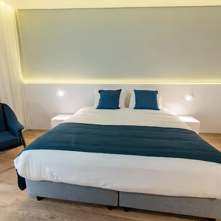 Albergue Ilha & *