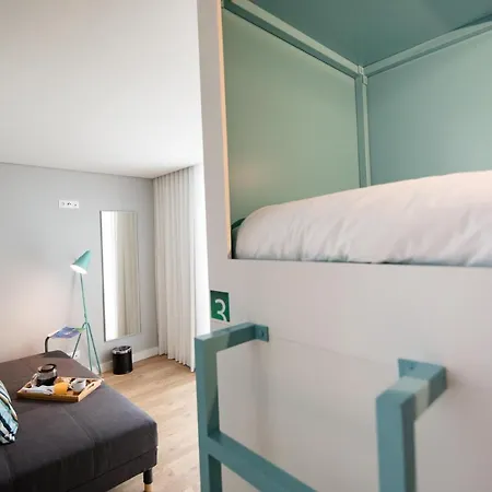 Albergue Ilha & *