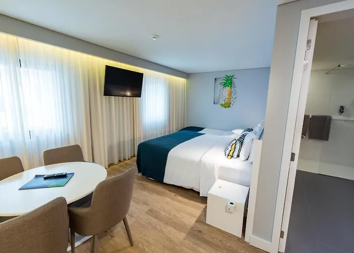 אכסניה Ilha & *